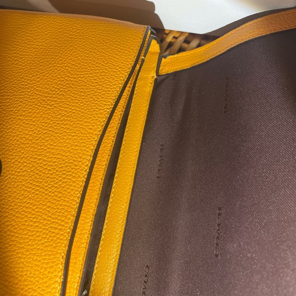 💓SOLD💓Coach Pollen Cassie - Rare 🦄 💛 - Picture 7 of 16